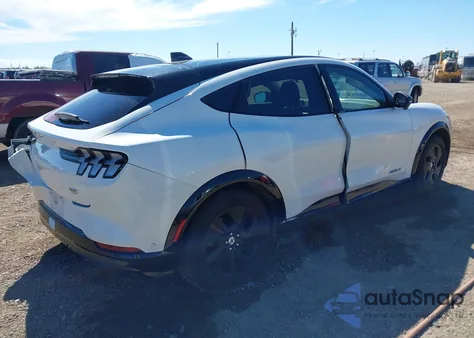 2021 Ford Mustang Mach-E California Route 1 z USA, uszkodzony, nr VIN 3FMTK2R75MMA19287